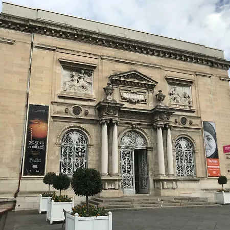 Nid Douillet Sur Plateau Clermont-Ferrand