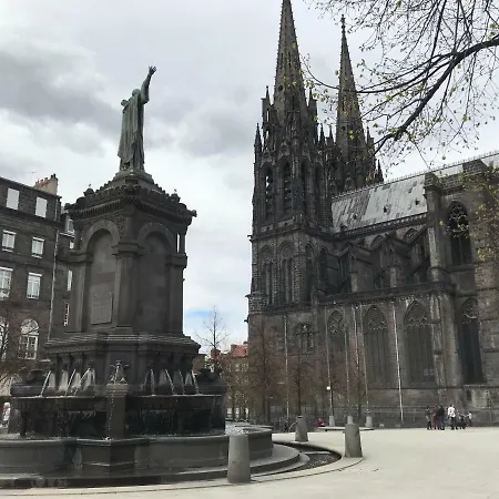 Nid Douillet Sur Plateau Lejlighed Clermont-Ferrand