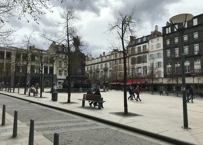 Nid Douillet Sur Plateau *